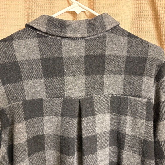 About Plaid Tunic Size L Gray Buffalo Flannel Roll Tab Top - Picture 9 of 11